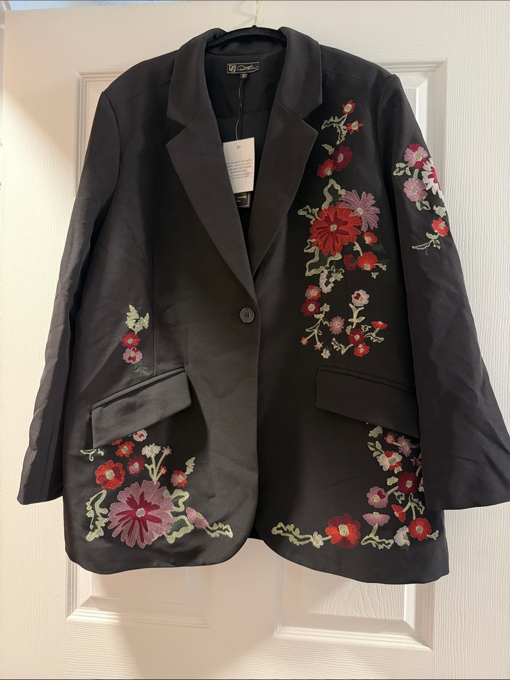 NEW DG2 by Diane Gilman Black Blazer with Red, Pink & Green Floral Embroidery 1x